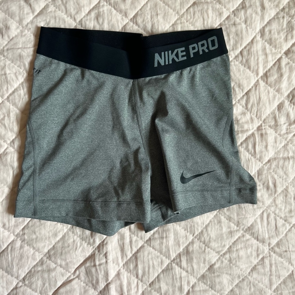 NWOT Nike Pro spandex shorts